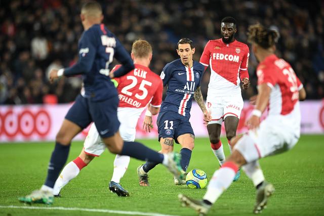 德转列2025年免签球员身价榜：戴维4500万第1，萨内3200万第2（德转2025年免签球员身价榜出炉：戴维斯4500万领跑，萨内3200万位列第二）