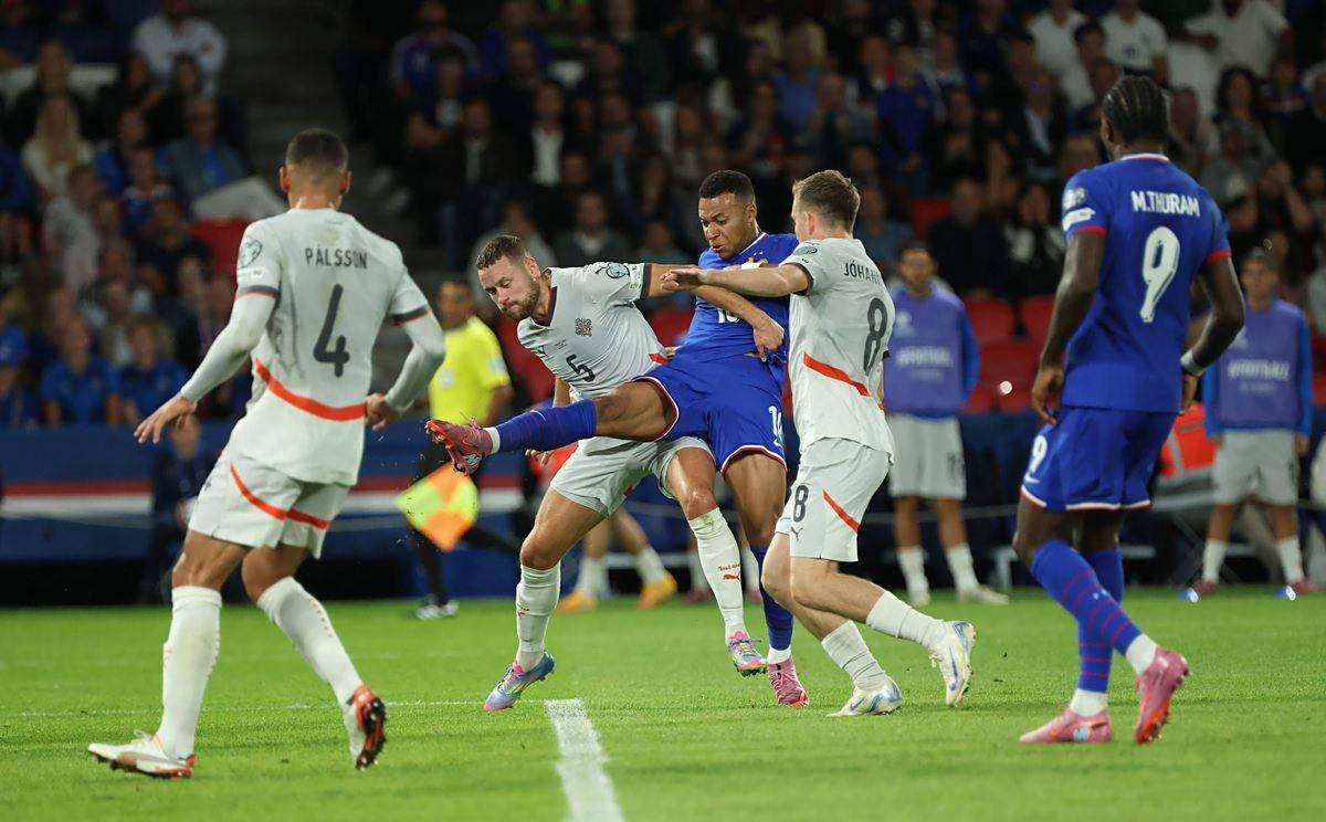 文胖：浓眉交易价值因令人却步的顶薪合同而降低（文胖：浓眉的顶薪合同让球队犹豫，交易价值走低）