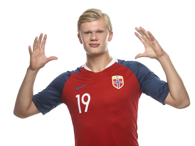 费内巴切官方：塔利斯卡右腿腘绳肌受伤，将缺席三到四周（费内巴切通报：塔利斯卡右腿腘绳肌受伤，预计缺席3至4周）