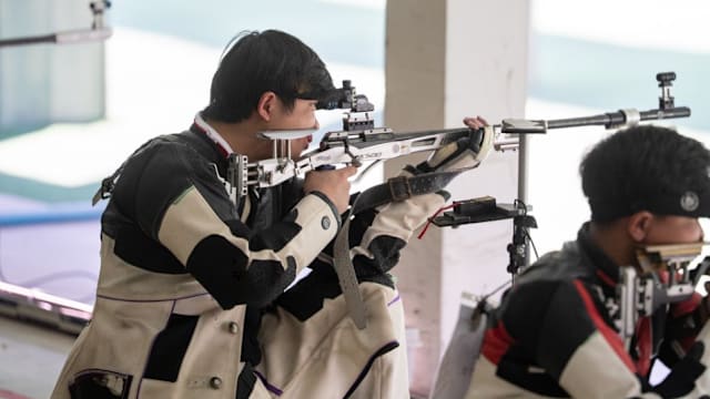 名记：恩昆库因伤将缺席周一训练，切尔西已同意他推迟回归（恩昆库因伤无缘周一训练，切尔西批准其延后归队）