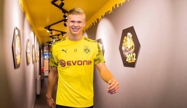 维维亚诺：孔蒂总是在抱怨，从来没有什么能让他满意（维维亚诺：孔蒂总爱抱怨，从未有任何事能让他满意）