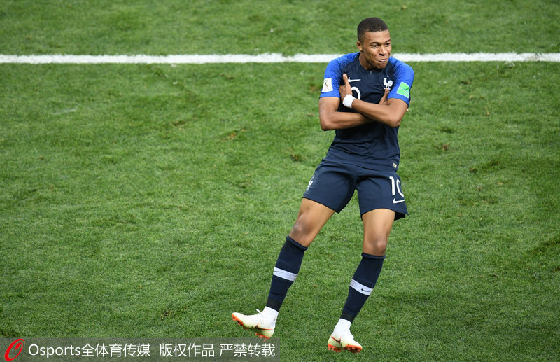 范戴克：外界的噪声不会改变什么，一切最终要靠在赛场上回应（范戴克：不被外界喧嚣左右，最终用比赛说话）