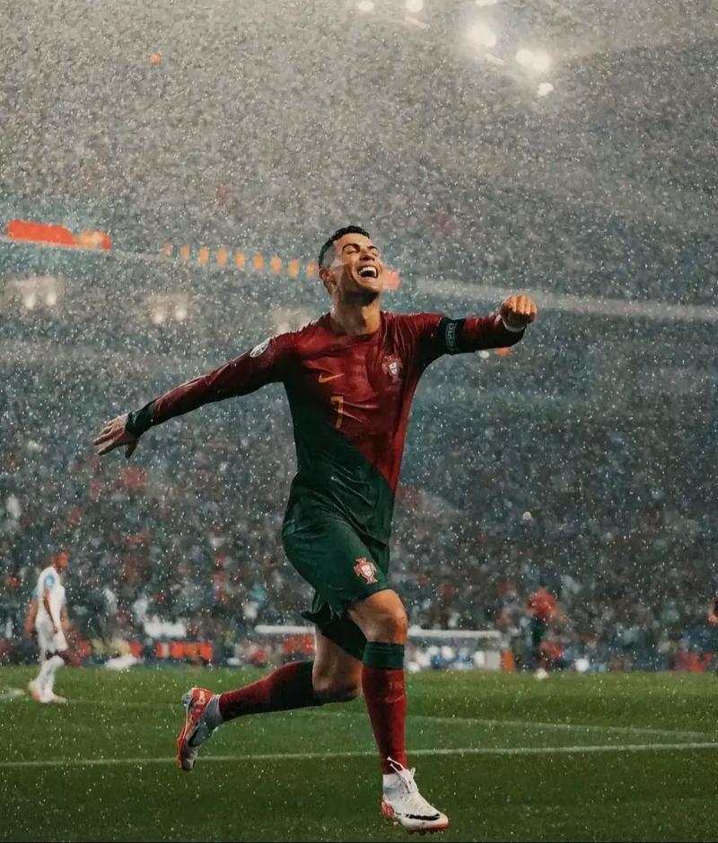 梅西终于发布澄清解释视频，毫无诚意再次惹怒球迷（梅西发布澄清视频，被质疑诚意不足再度激怒球迷）