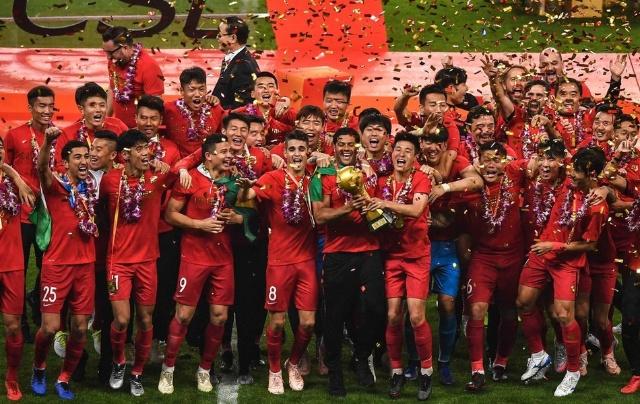 温哥华白浪公布下赛季阵容：已行使合同选项，与穆勒续约一年（温哥华白浪官宣新赛季名单：执行合同选项，穆勒续约一年）