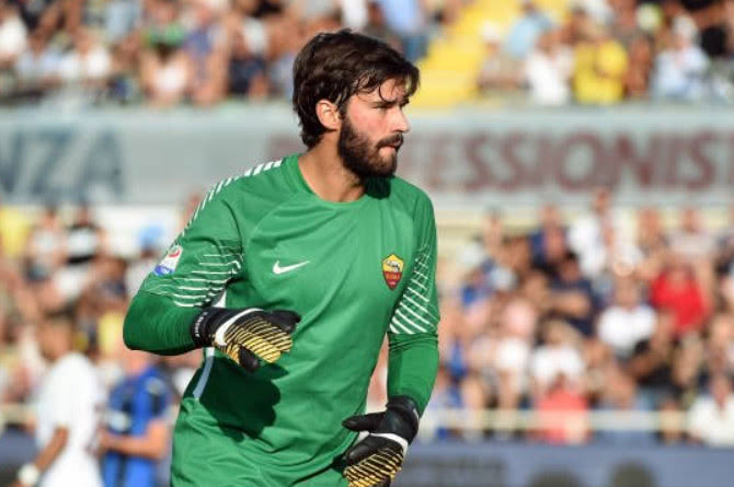 国米vs科莫首发：索默、泽林斯基先发，劳塔罗搭档图拉姆（国际米兰战科莫首发：索默、泽林斯基出战，劳塔罗联手图拉姆）