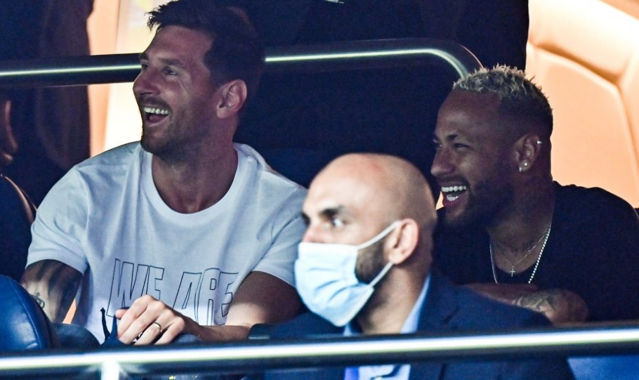 媒体人：张源或加盟某刚出售本土后腰的南方球队（据媒体人透露，张源可能加盟一支刚出售本土后腰的南方球队）