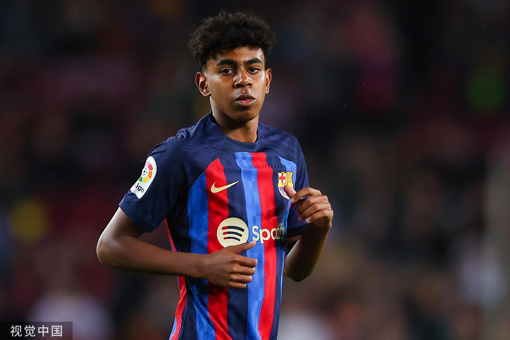 世体：对阵法鹰巴萨共有502人转卖门票，包括11名季票持有者（世体：巴萨战法鹰一役，502人转售球票，其中包含11名季票持有者）