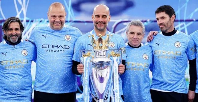 皇马本泽马梅开二度助球队取胜（本泽马双响助皇马全取三分）